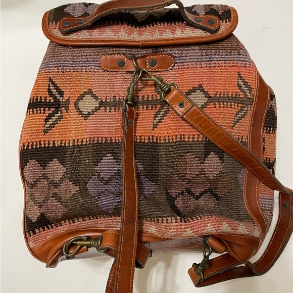 Vintage 90s Unisex Boho Artisan Cotton Woven Aztec Dhurrie and Leather Backpack - Picture 7 of 16